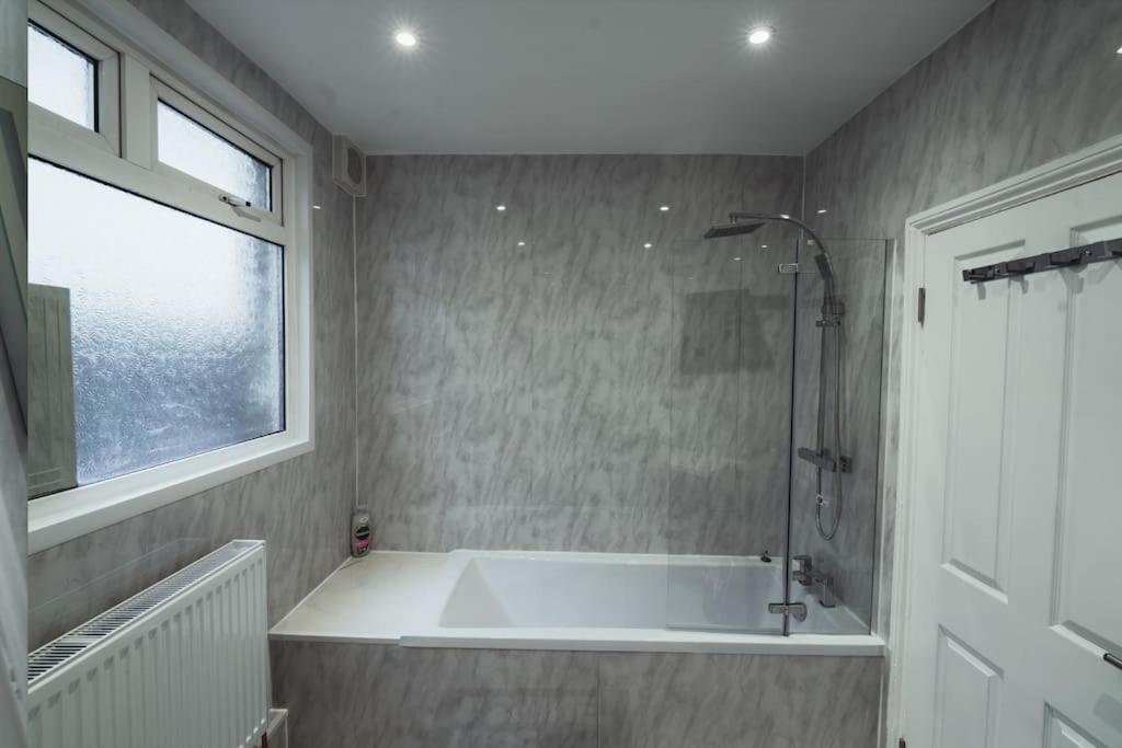 1 Bed - Wifi - Pet Friendly - Harrow Lejlighed Eksteriør billede